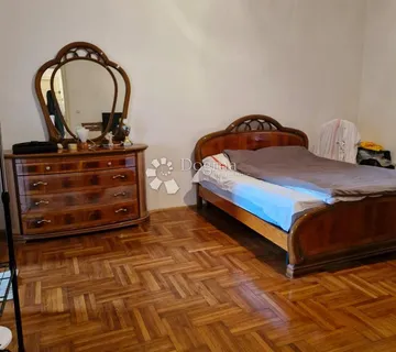 TRAJNI NAJAM STANA U CENTRU SPLITA - cover