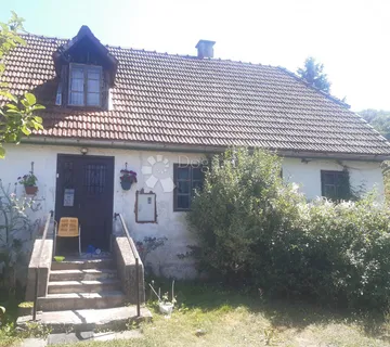Imanje u Vrbovskom,  kuće,  šuma i livade.  - cover
