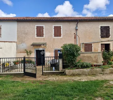 Kuća sa prostranom okućnicom nedaleko od Rovinja - cover