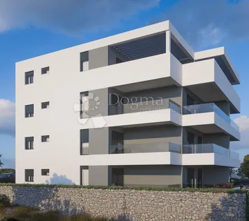 Prostran dvosoban stan s velikom terasom – Seget Donji - cover