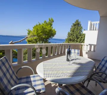 DRVENIK, VILLA UZ MORE - 4 ZVJEZDICE - cover