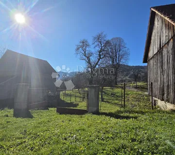 Vrbovsko, uredna samostojeća kuća sa velikom okućnicom - cover