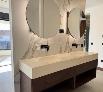 DIKLO LUX PENTHOUSE – LIFT&BAZEN NA KROVU,70m OD MORA - cover