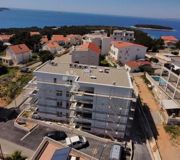 PRIMOŠTEN- EKSKLUZIVNI PENTHOUSE S PREDIVNIM POGLEDOM - cover