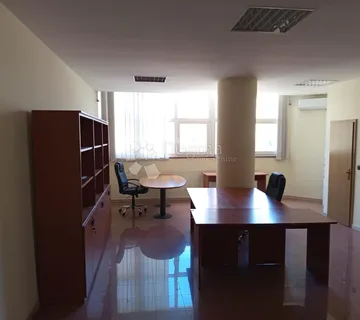 Poslovni prostor u strogom centru Pule - 38 m2 - cover