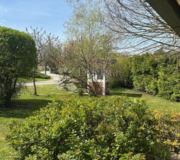 Vila 582 m2, bazen, teniski teren, parcela 5500 m² - cover