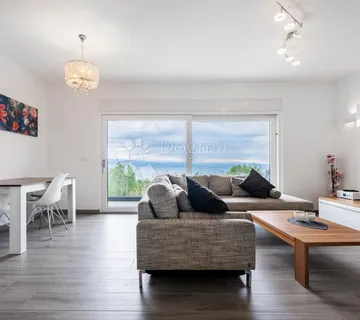 Stan sa panoramskim pogledom - cover