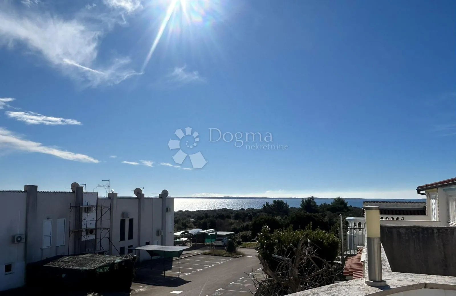 SAMO U DOGMI! Apartman sa pogledom na more - cover