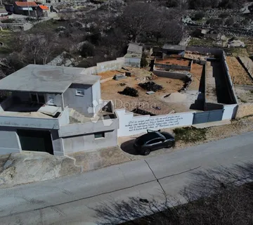 MARINA/RASTOVAC- 1041m2 GRAĐEVINSKOG ZEMLJIŠTA - cover