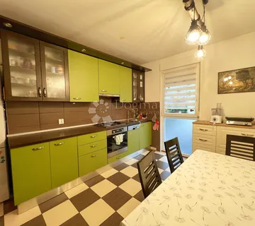 Renoviran obiteljski stan na top lokaciji! - cover