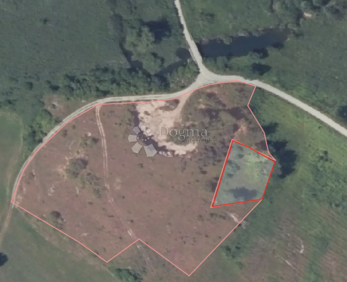 Zemljište pokraj rijeke i ribnjaka - cover