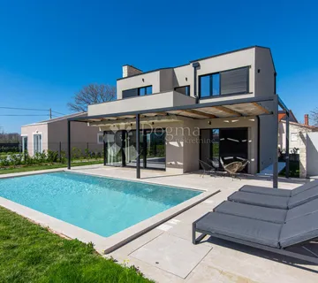 Moderna vila s 3 spavaće sobe i bazenom 2,5 km do mora - cover