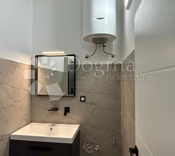 STAN 2 SPAVAĆE I 2 KUPAONICE 63.53m2 - Pula - cover