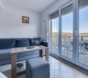 Rogoznica – Apartmanska kuća s 7 jedinica i velikim investicijskim potencijalom - cover