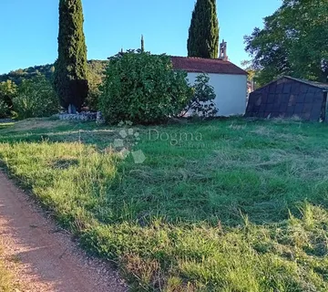 Građevinsko zemljište na mirnoj lokaciji - cover