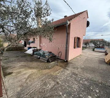 Kuca za najam, za radnike, Devrske - cover