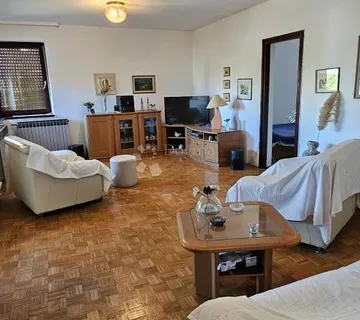 Predivan trosoban stan s garažom na vrhunskoj lokaciji - Maraska - cover