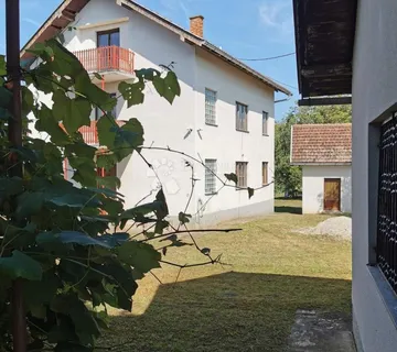 Fancy kuća na selu - cover