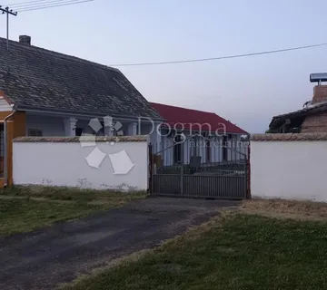 SAMO U NAŠOJ PONUDI -KUĆA SA 4 STANA - cover