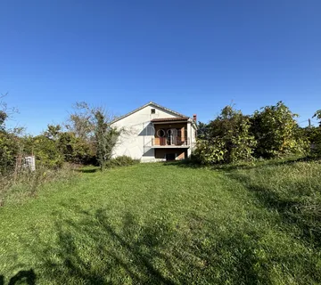 Pazin, KUĆA 288 m2, 2350 m2 zemljišta - cover