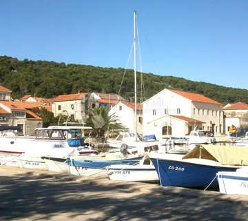 Kuća s pogledom na more u gradskoj jezgri - cover