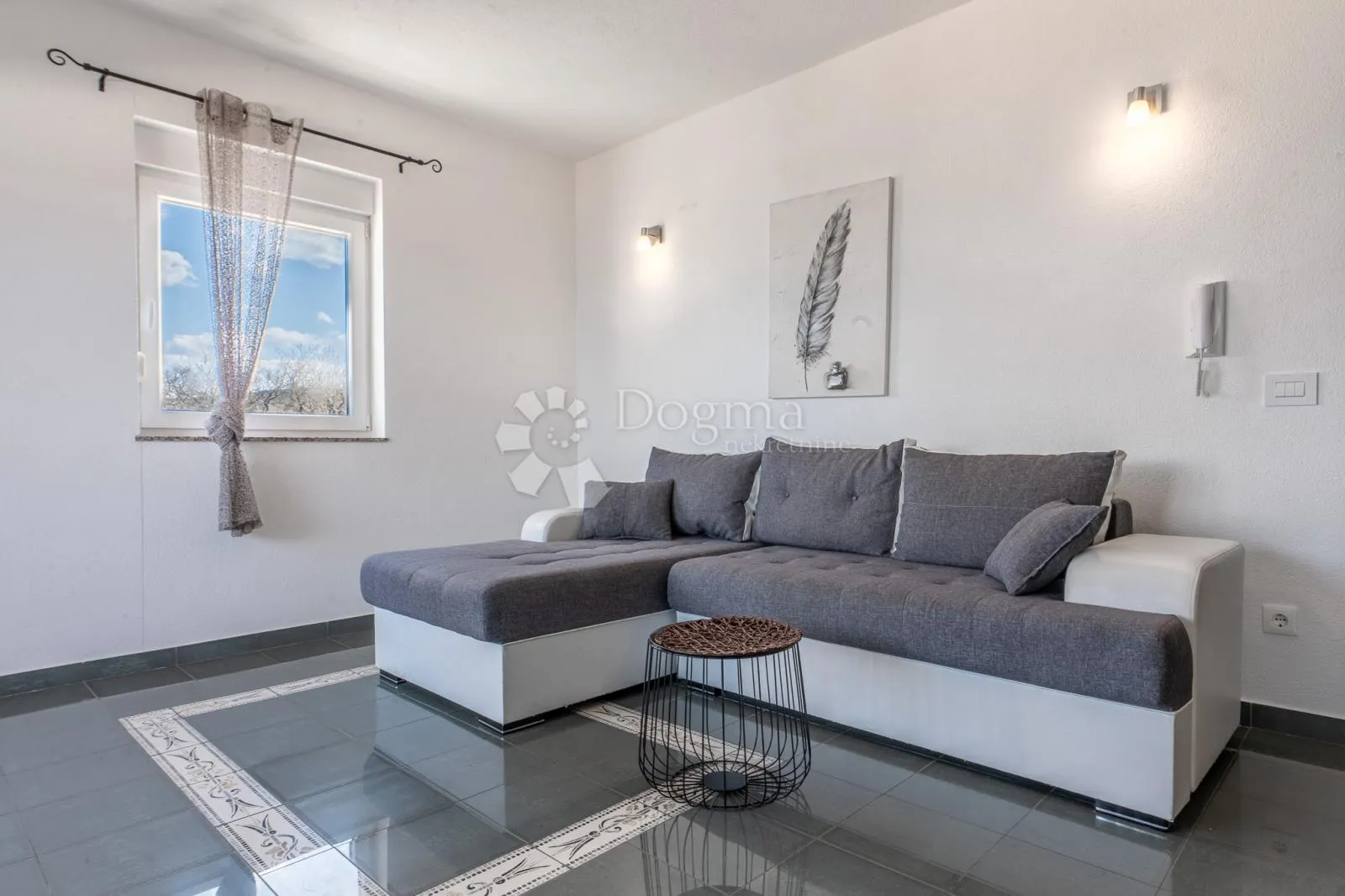 KLIMNO, apartman na samo 250m od mora - cover