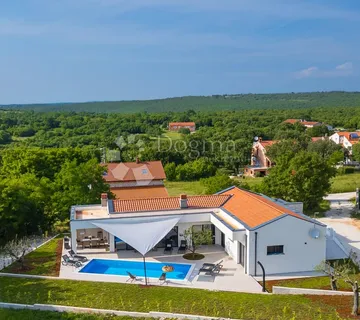 NOVA KUĆA S BAZENOM, POTPUNA PRIVATNOST - BLIZU ROVINJA - cover