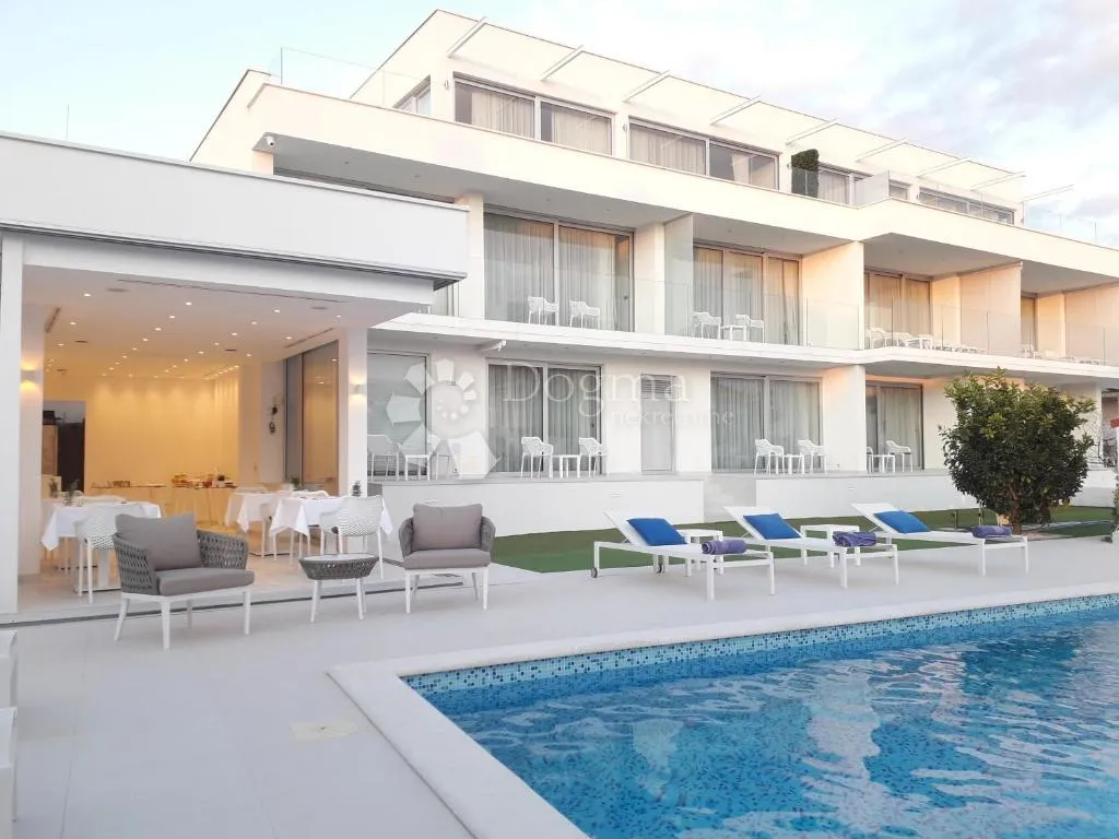 ZADAR BORIK LUXUZNA STAMBENA ZGRADA U FUNKCIJI HOTELA - cover