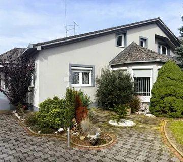 Topao obiteljski dom okružen prirodom - spreman za useljenje - cover