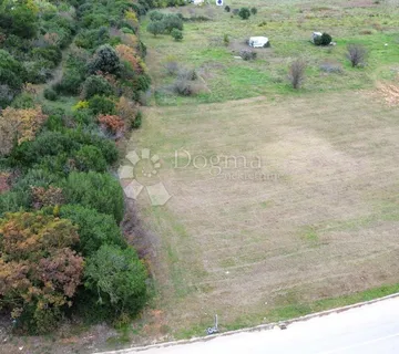 Građevinsko zemljište sa priključkom vode - cover