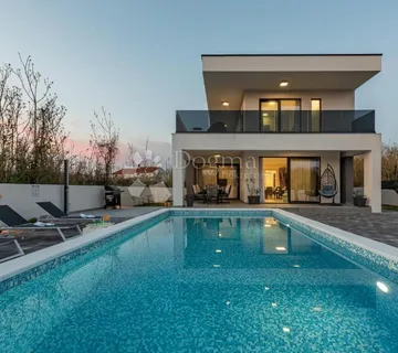 Privlaka: moderna vila s bazenom - cover