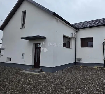 ATRAKTIVNA KUĆA U SRAČINCU SA SOLARNOM ELEKTRANOM - cover