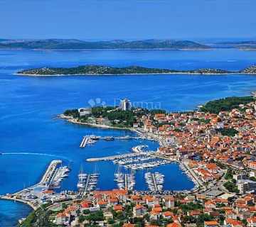 GRAĐEVINSKO ZEMLJIŠTE S POGLEDOM NA MORE, VODICE - cover