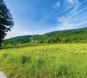 PRODAJE SE GRAĐEVINSKO ZEMLJIŠTE SLUNJ - cover
