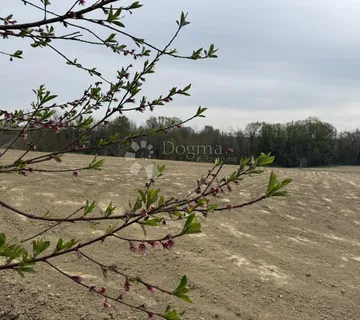 Građevinska parcela s turističkim potencijalom - cover