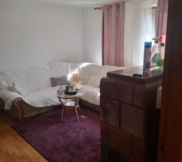 RENOVIRAN I NAMJEŠTEN STAN CENTAR PRVI KAT - cover