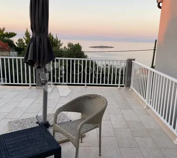 Predivna kuća s pogledom na more - cover