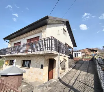 Kuća s garažom i okućnicom – odmah useljiva-Križevci - cover