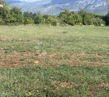 Kršan, građevinska parcela 2.457 m2 - cover