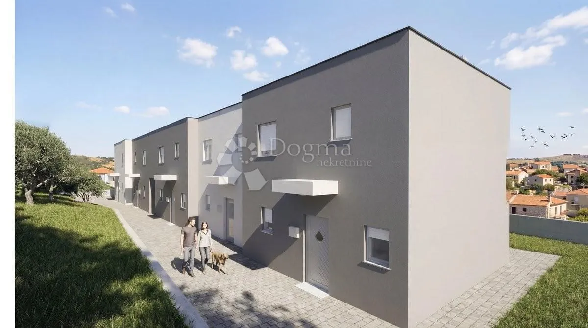 VIŠKOVO, predivna krajnja kuća u nizu s okućnicom - cover