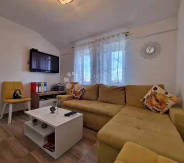 Stan 1s+db, parking, 250 m do Arene, Pula centar - cover