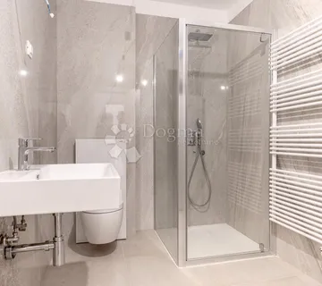 EKSKLUZIVNA PRODAJA STANOVA – PEĆINE, PRVI RED DO MORA - cover