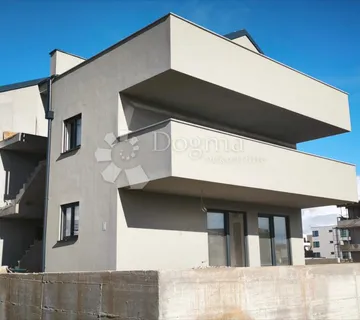 Povljana - Dvosoban stan sa vrtom - cover