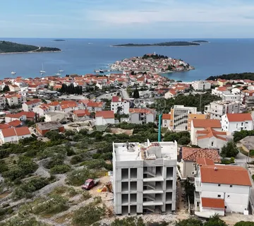 PRIMOŠTEN- 2.KAT U NOVOGRADNJI- BAZEN+TOP POGLED - cover