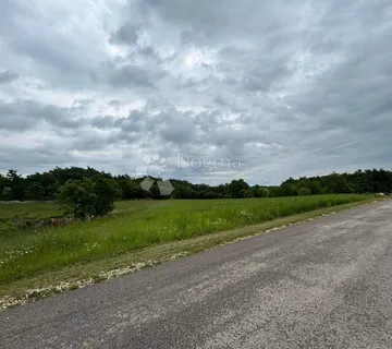 Atraktivno zemljište u Istri na traženoj lokaciji - cover