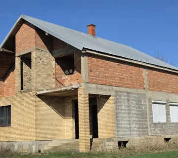 Legalizirana roh-bau kuća na velikoj parceli – Erdut - cover