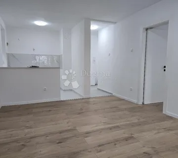 Donja Drenova - novoadaptiran 2s stan sa pogledom na more - cover