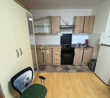 Stan s dvorištem za najam – Turnić - cover