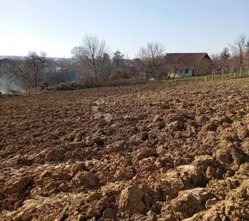 Prostrano građevinsko zemljište blizu Križevaca - cover