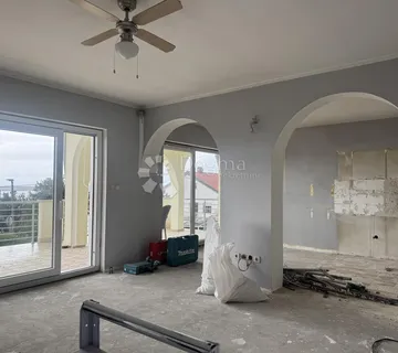 Stan za obitelj - Dramalj - cover